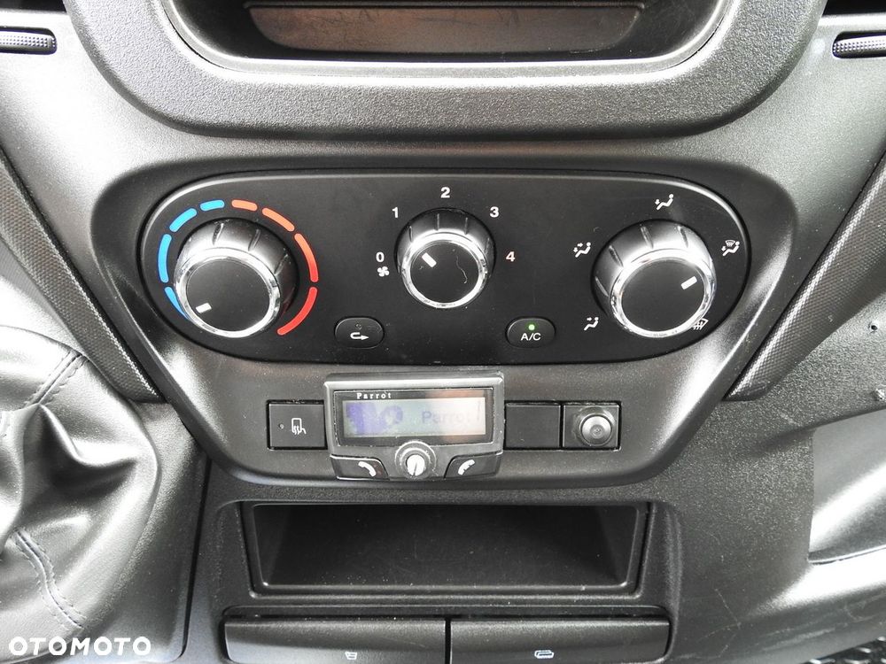Iveco DAILY 35C15 KONTENER CHŁODNIA -12*C ZASILANIE 230V TEMPOMAT KLIMATYZACJA BLIŹNIACZE KOŁA  150KM - 37