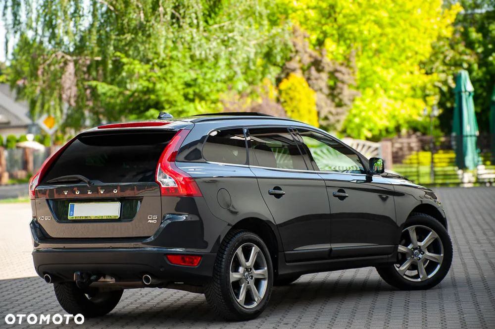 Volvo XC 60 D5 AWD Geartronic Momentum - 22