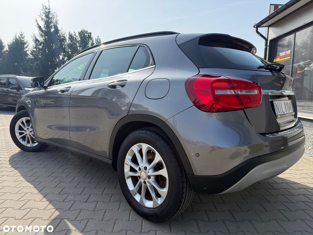Mercedes-Benz GLA - 4