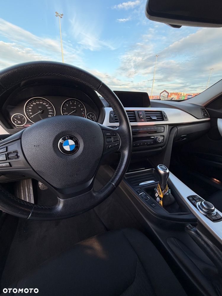 BMW Seria 3 316i - 7