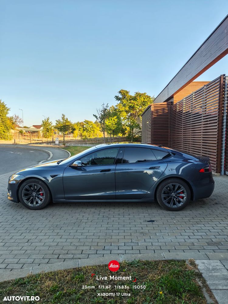 Tesla Model S - 6