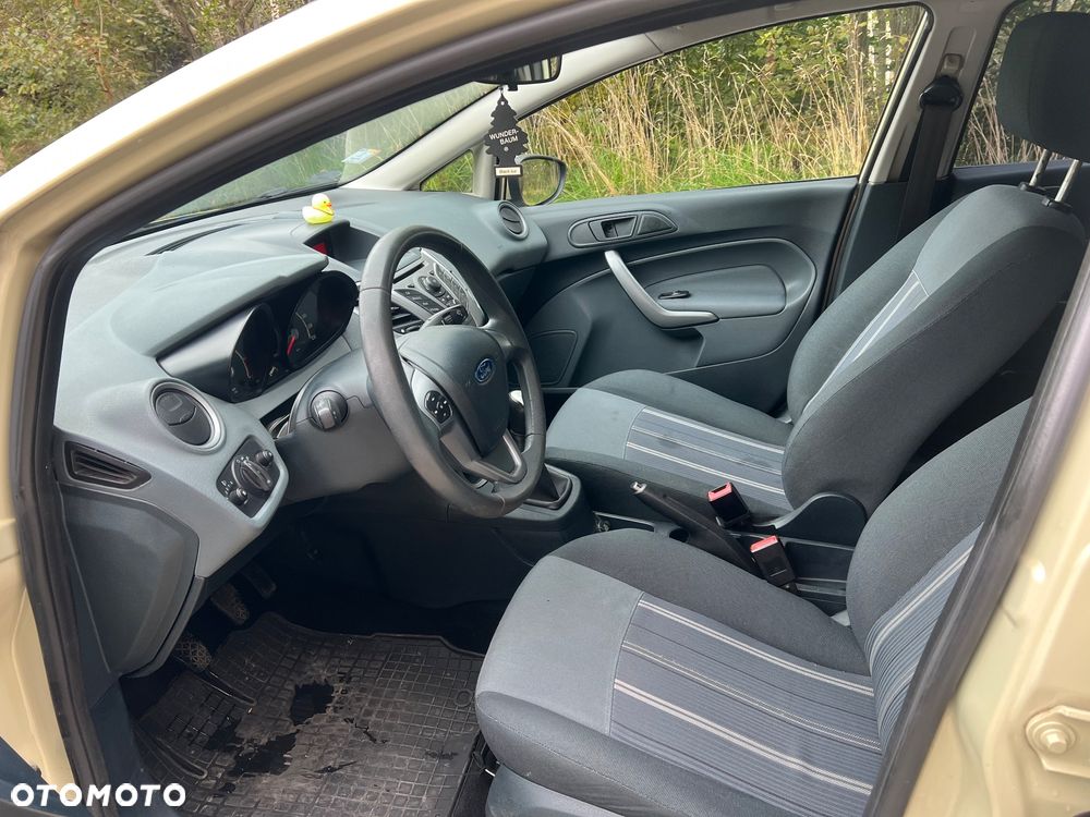 Ford Fiesta 1.4 Trend - 14