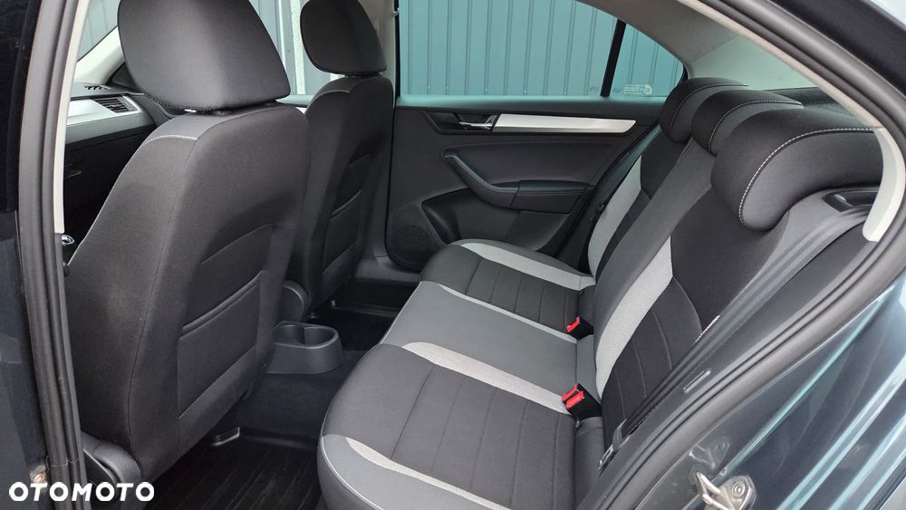 Skoda RAPID 1.0 TSI Ambition - 10