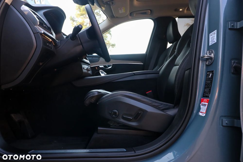 Volvo XC 90 T8 AWD Plug-In Hybrid Plus Dark 7os - 17