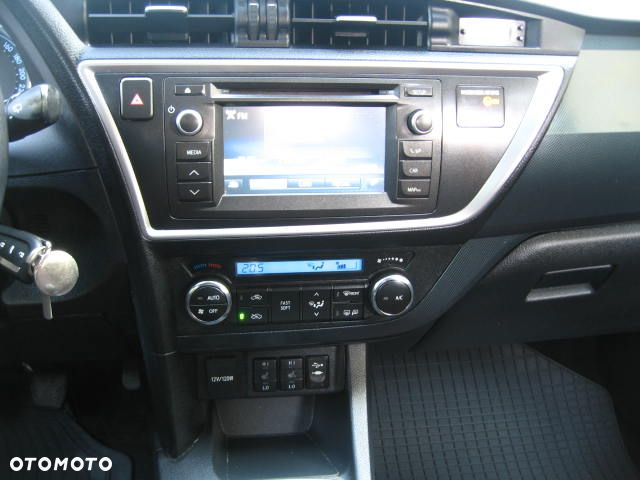 Toyota Auris 1.6 Premium - 15