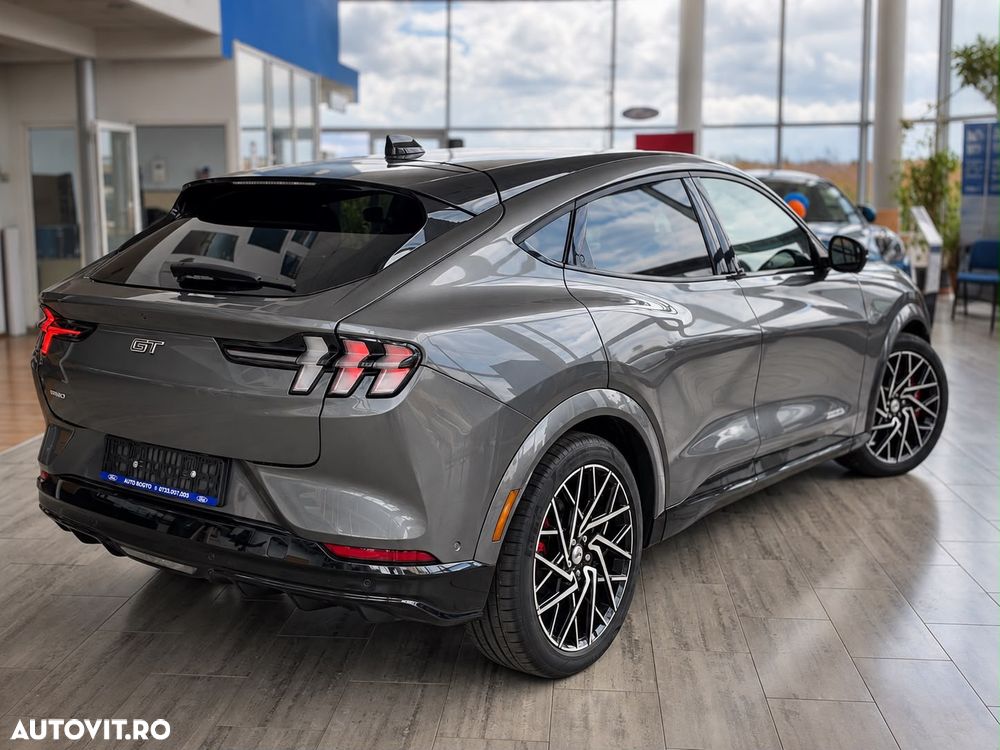 Ford Mustang Mach-E AWD GT - 14