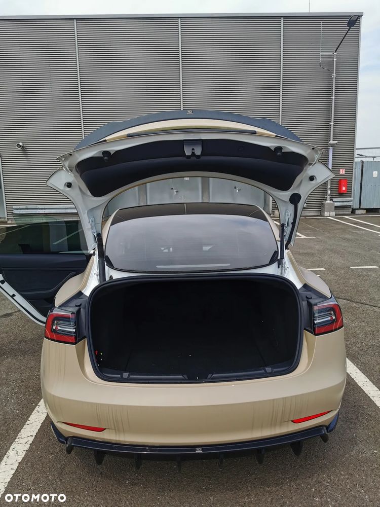 Tesla Model 3 AWD - 13