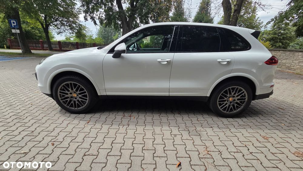 Porsche Cayenne Platinum Edition - 2