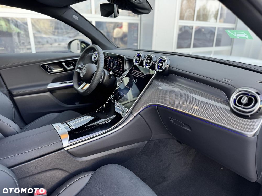 Mercedes-Benz GLC 300 e 4-Matic AMG Line - 17