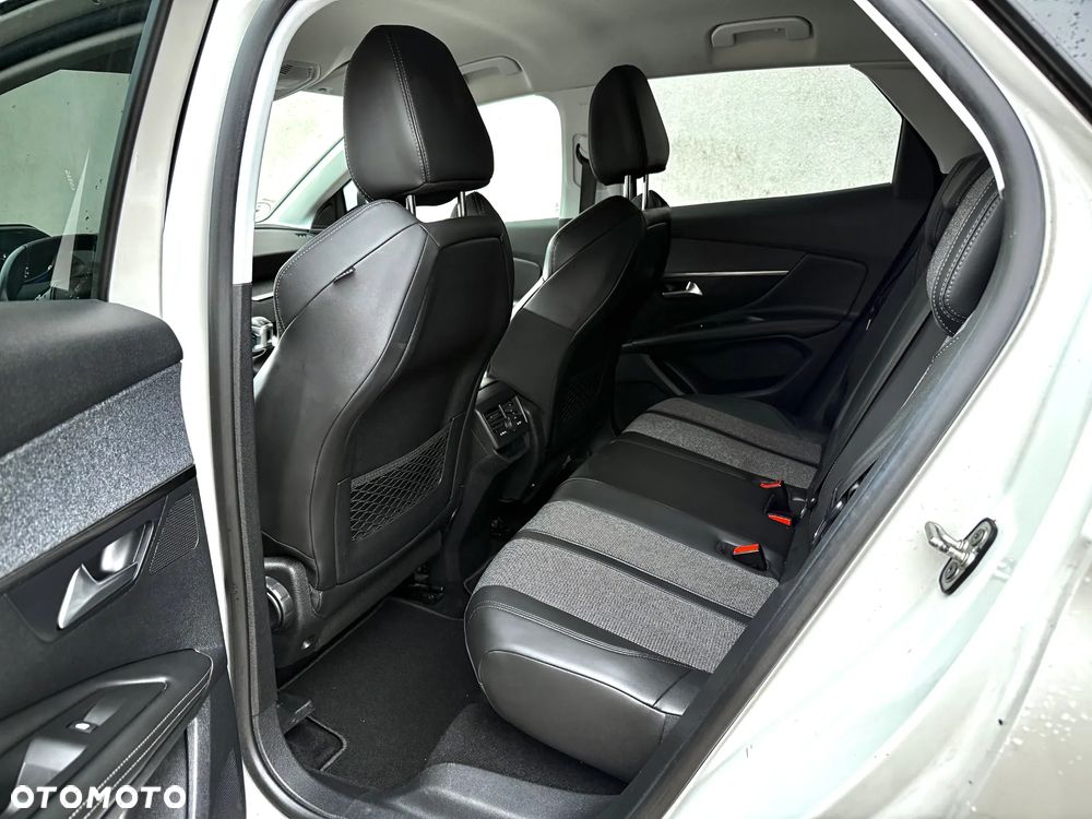 Peugeot 3008 PureTech 130 Stop & Start Allure - 23