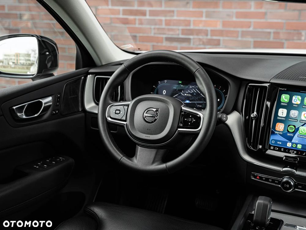 Volvo XC 60 B4 B Plus Dark - 29