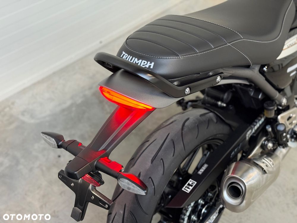 Triumph Inny - 19