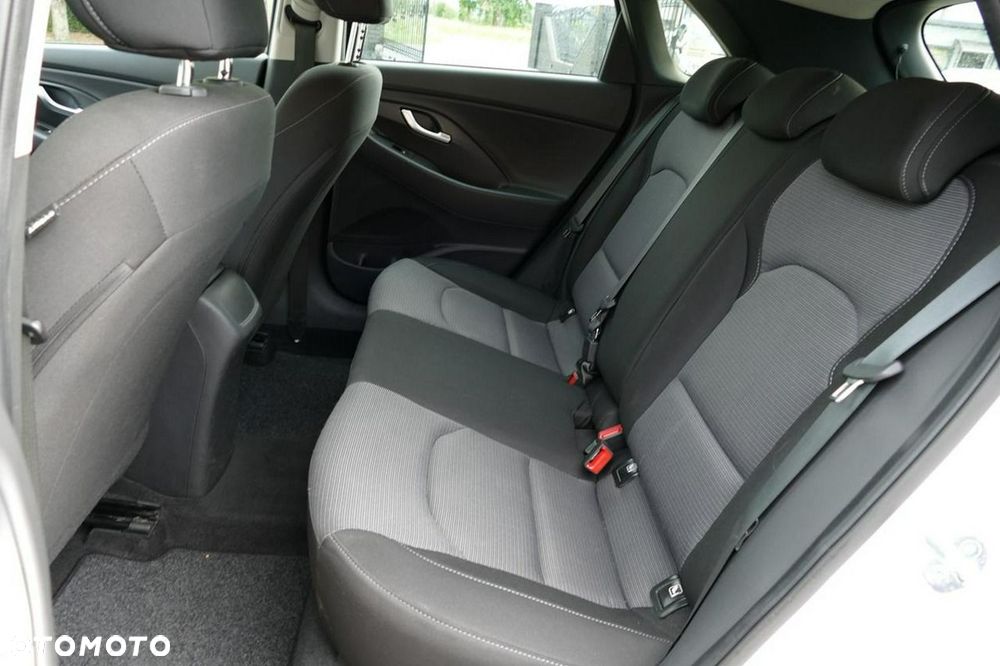 Hyundai i30 1.0 T-GDI Connect & Go - 24