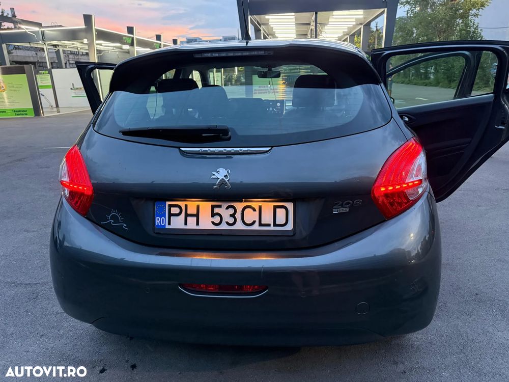 Peugeot 208 - 15