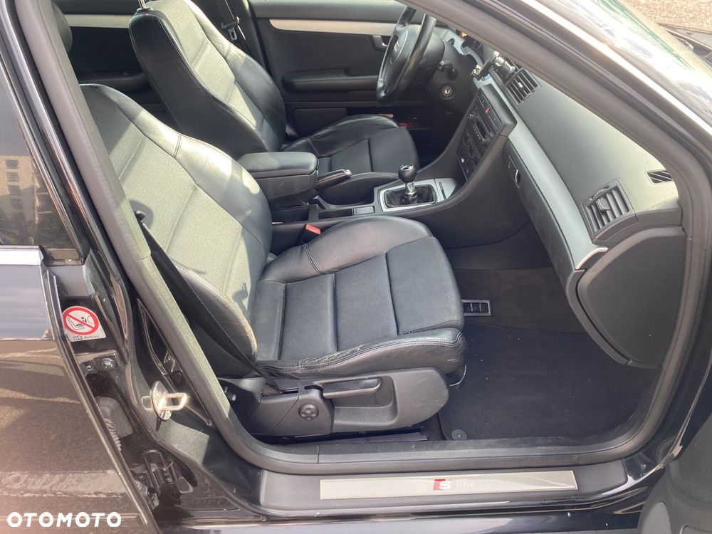 Audi A4 Limousine - 11