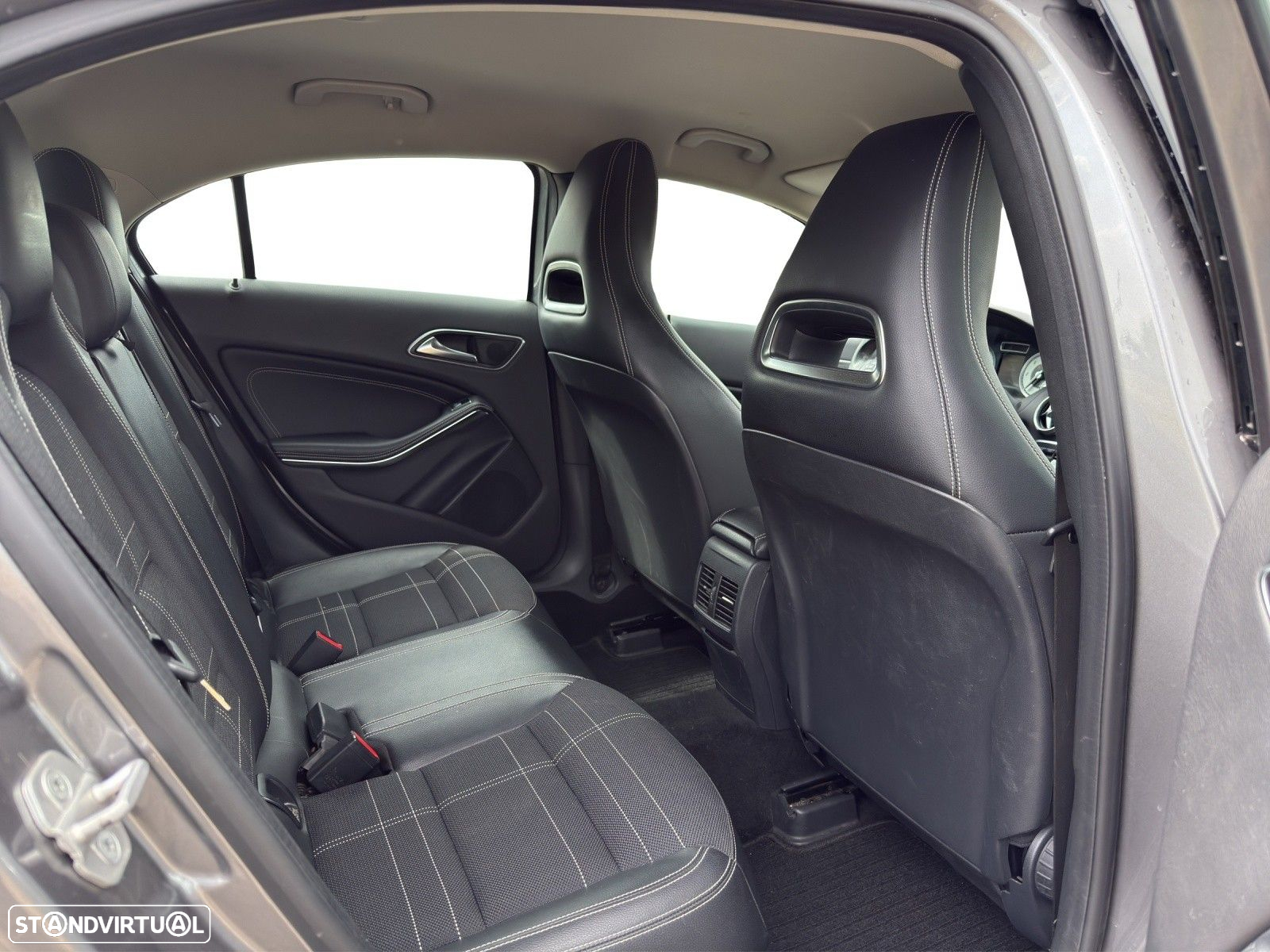 Mercedes-Benz A 180 CDI (BlueEFFICIENCY) Urban - 16