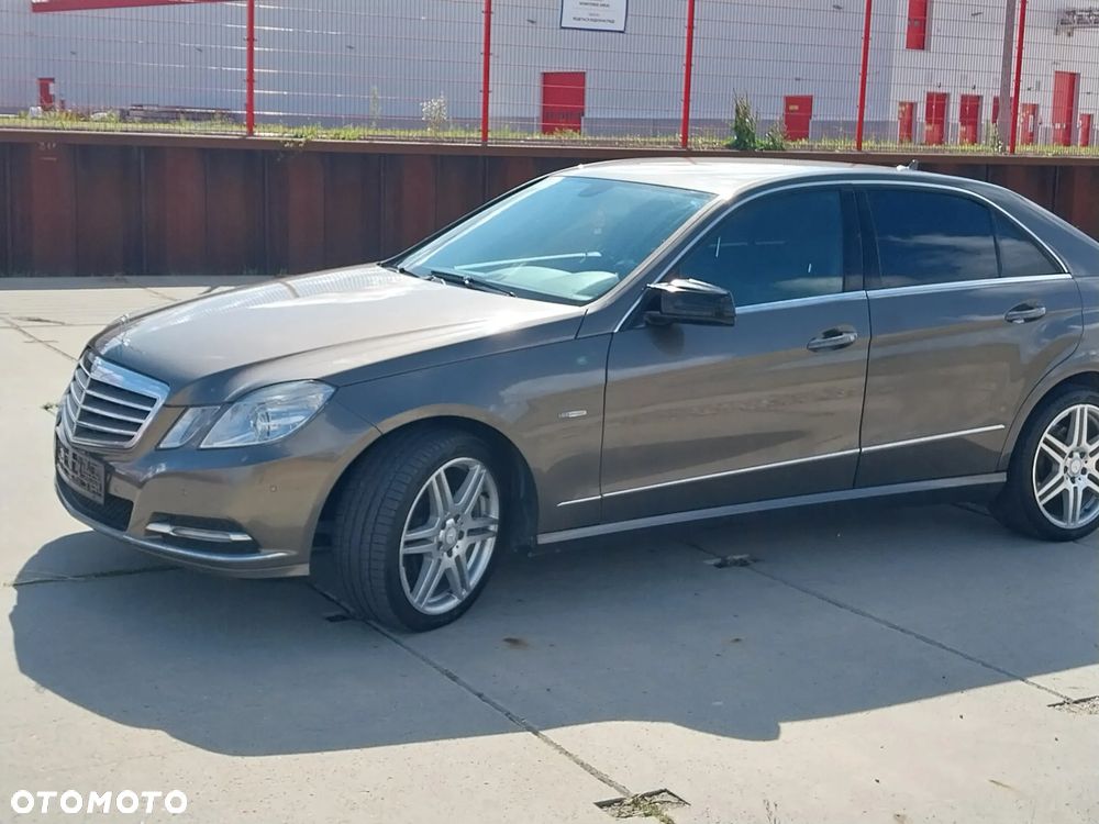 Mercedes-Benz Klasa E 200 BlueTEC 7G-TRONIC Elegance - 5