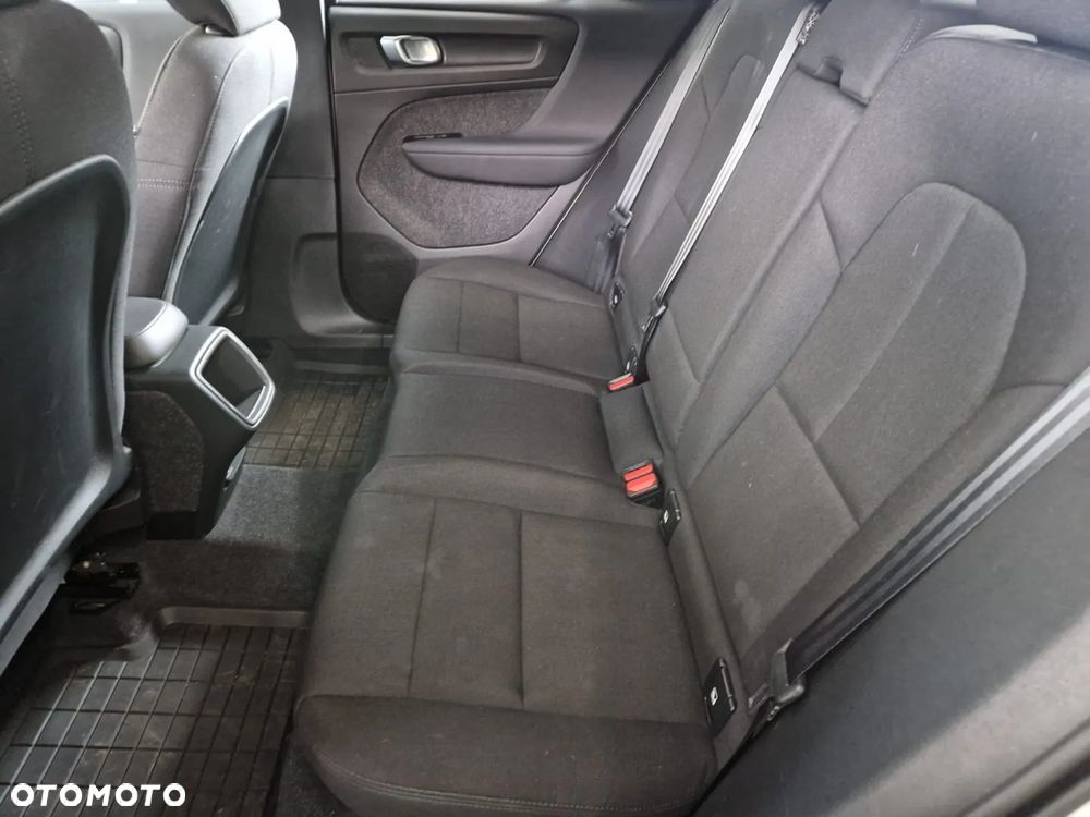 Volvo XC 40 T3 Momentum Core - 19