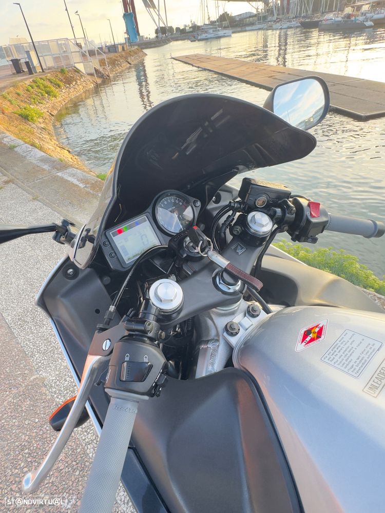 Honda CBR 600 F4 I - 20