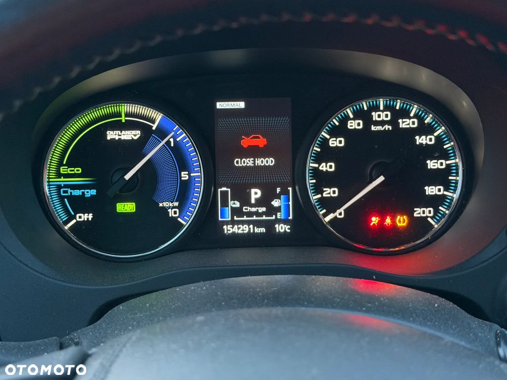 Mitsubishi Outlander Intense + - 16