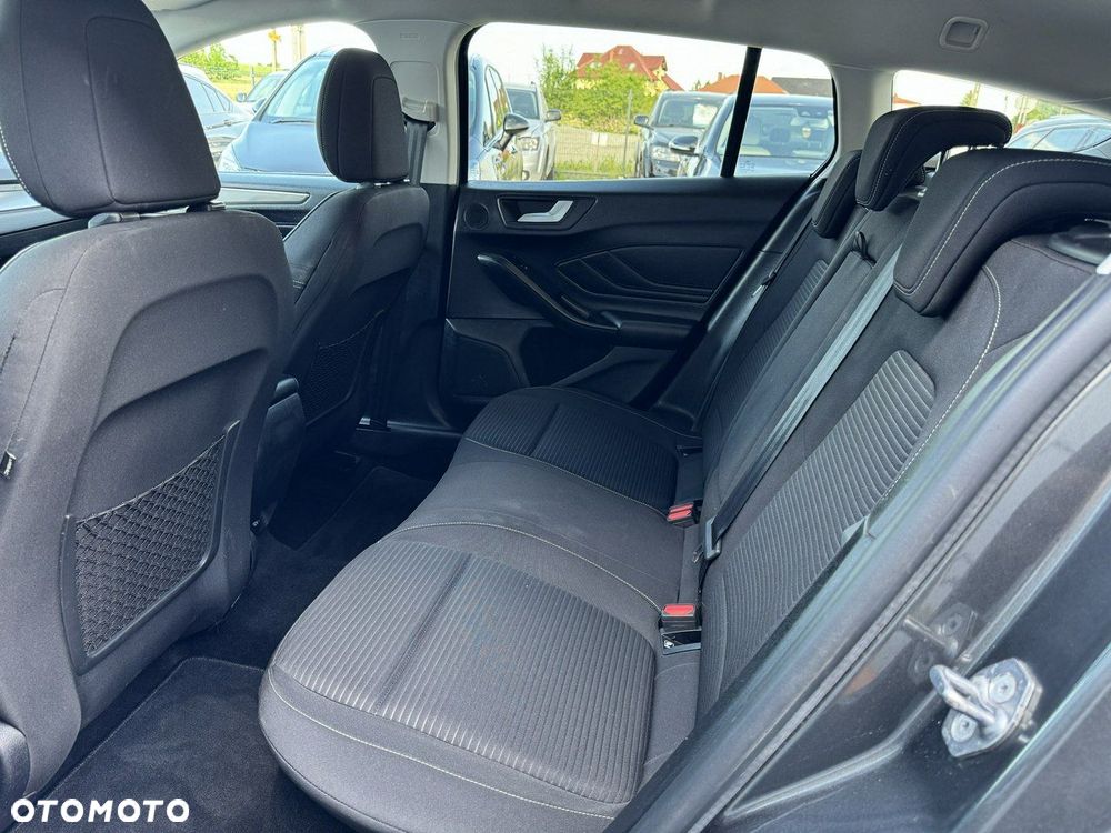 Ford Focus - 25