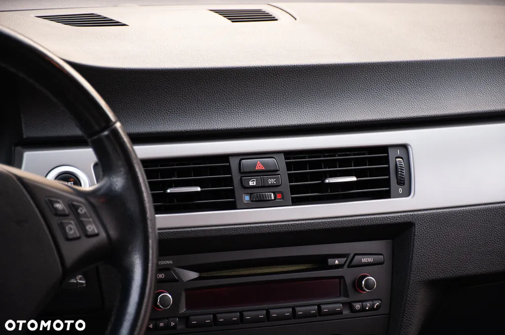 BMW Seria 3 318i Edition Sport - 28