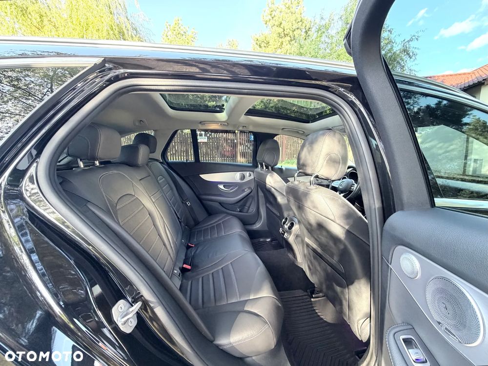 Mercedes-Benz Klasa C 300 d 4MATIC 9G-TRONIC - 34