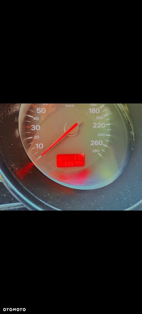 Audi A8 3.7 Quattro - 10