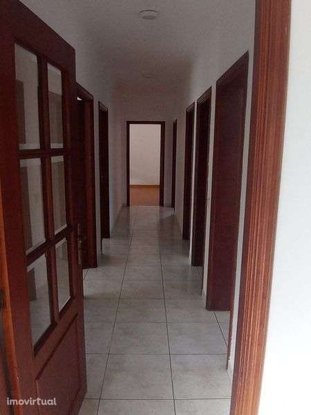 Arrenda-se T3 Selho São Lourenço (Guimarães) - Grande imagem: 5/11