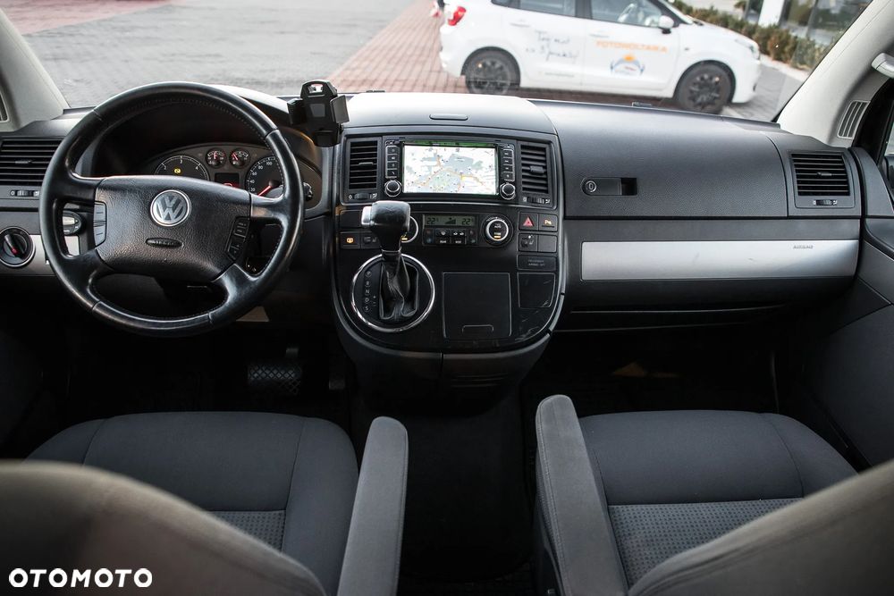Volkswagen Multivan - 12