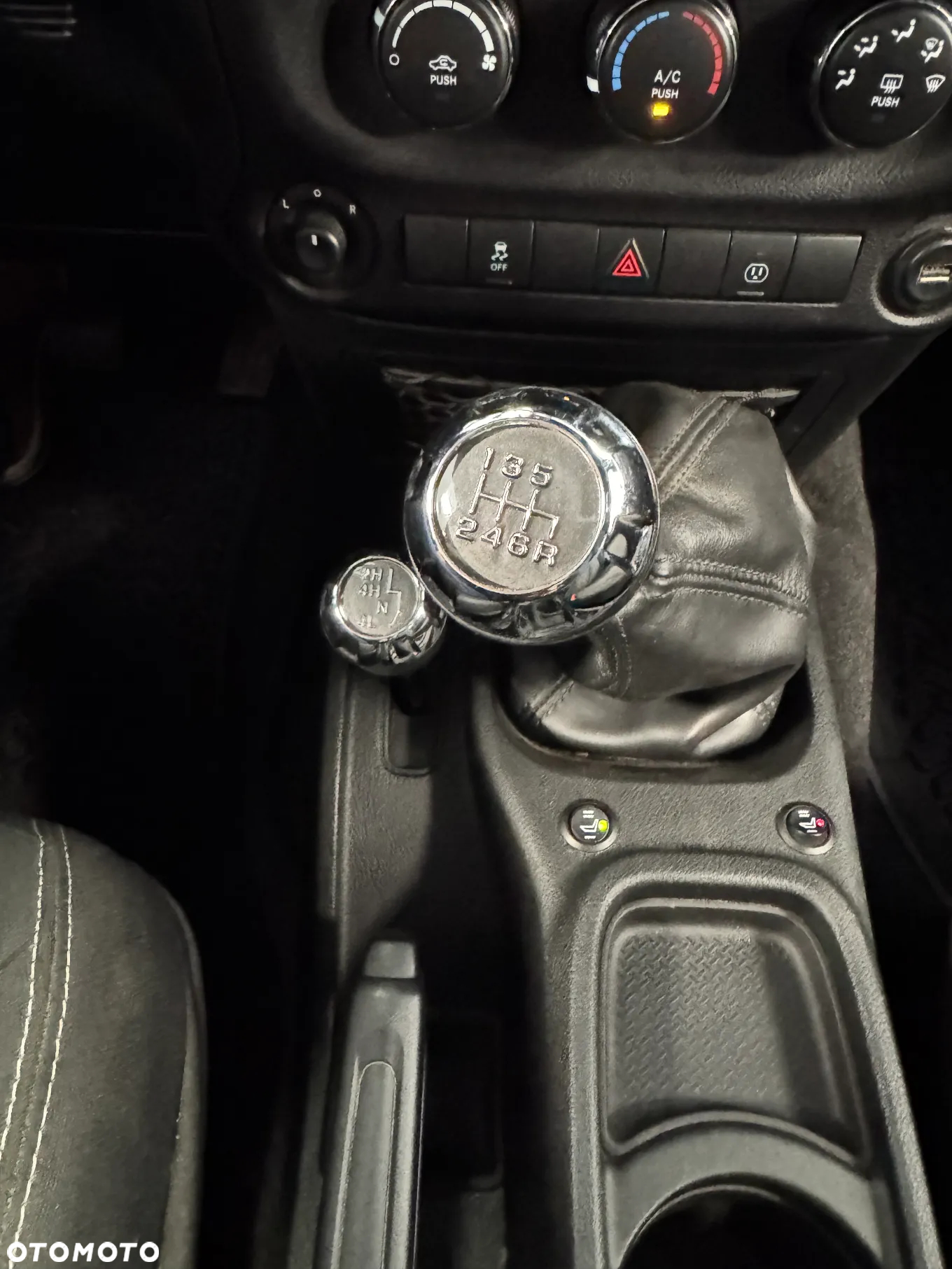 Jeep Wrangler - 13