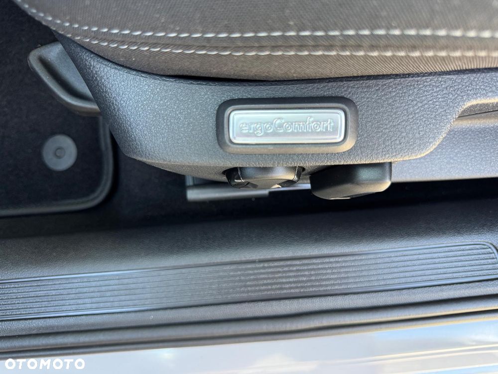 Volkswagen Passat Variant 1.5 TSI EVO Business - 13