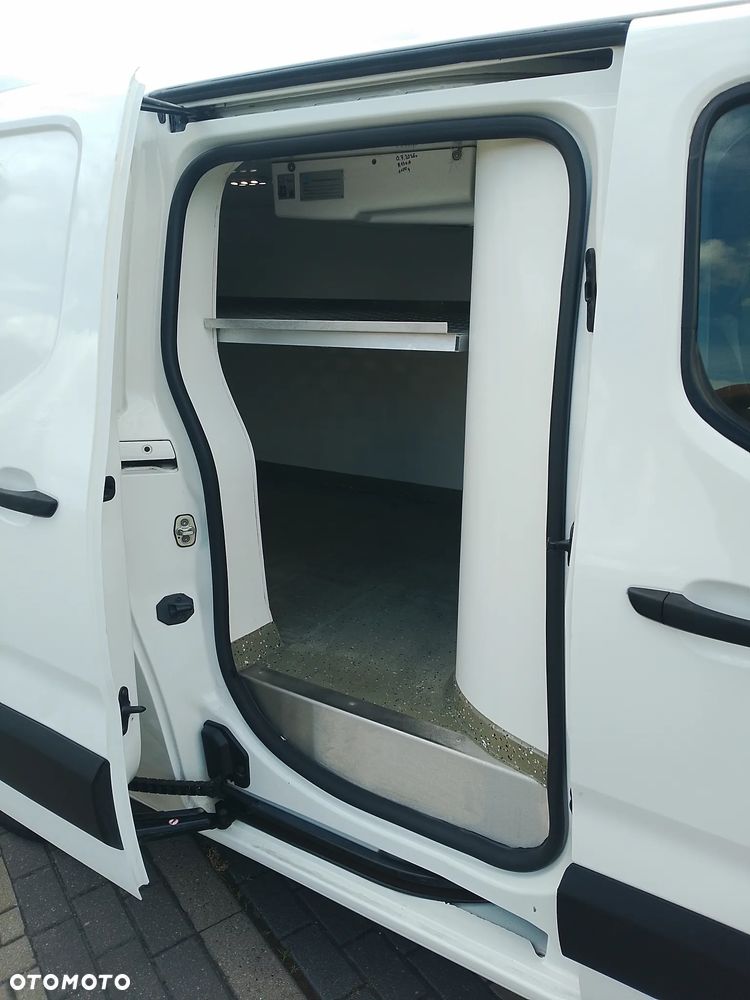 Toyota Proace Partner Berlingo Combo Doblo L2 Long Izoterma Chłodnia Salon PL półka Inox 3 osoby 2EUpal 2,5 DMC - 14