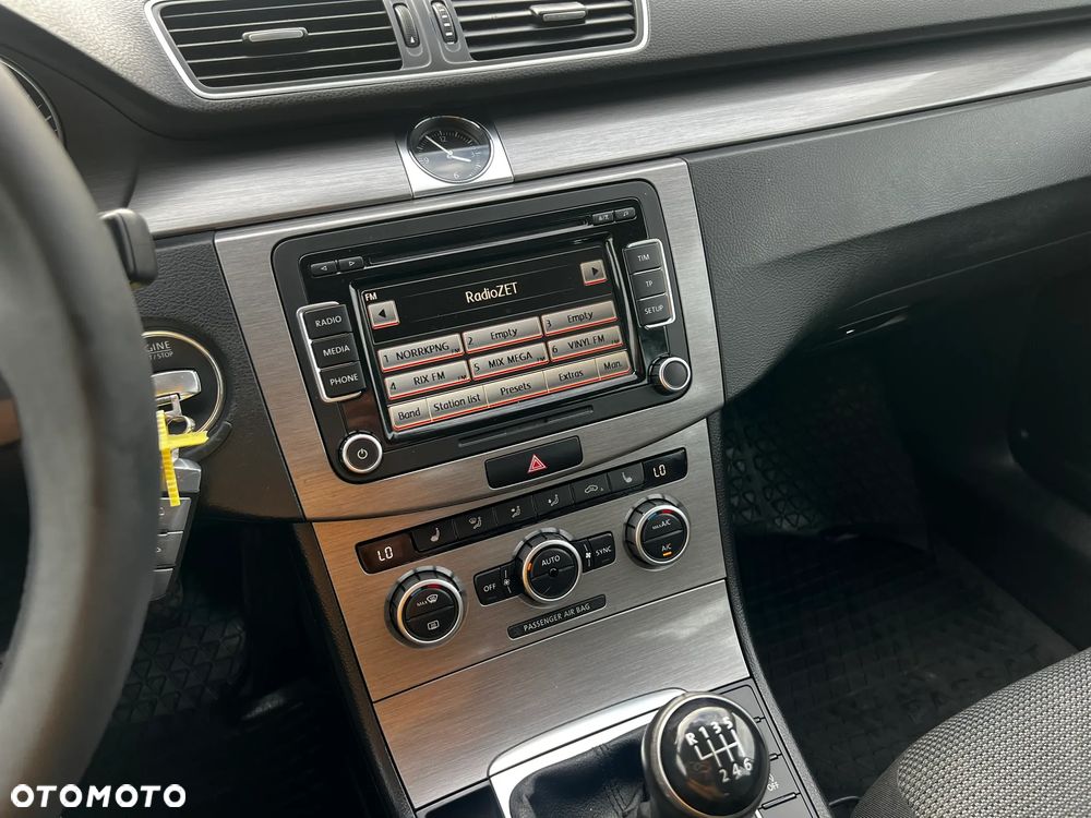 Volkswagen Passat Variant 2.0 TDI BlueMotion Technology Comfortline - 8