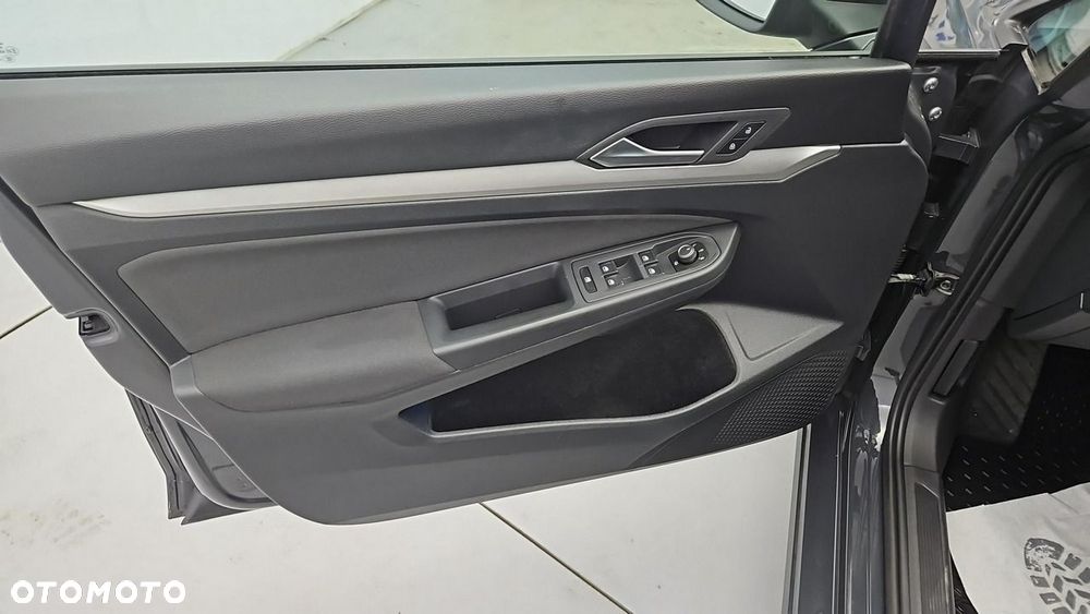 Volkswagen Golf - 11
