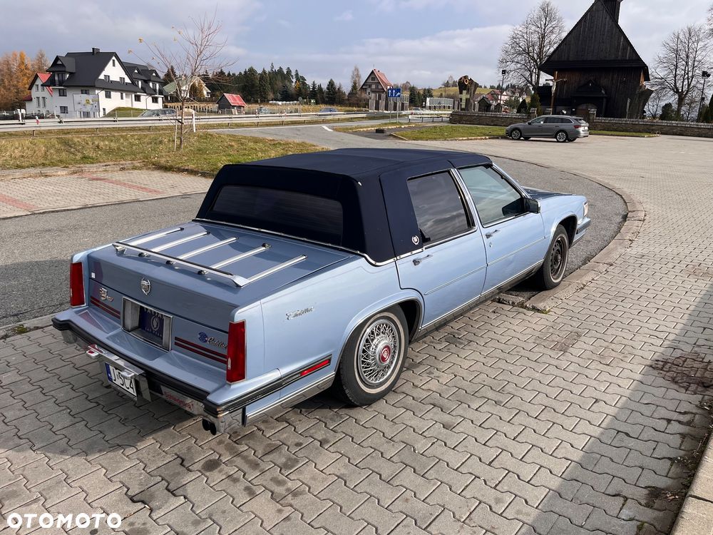 Cadillac Deville - 5