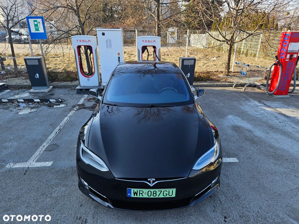 Tesla Model S - 2