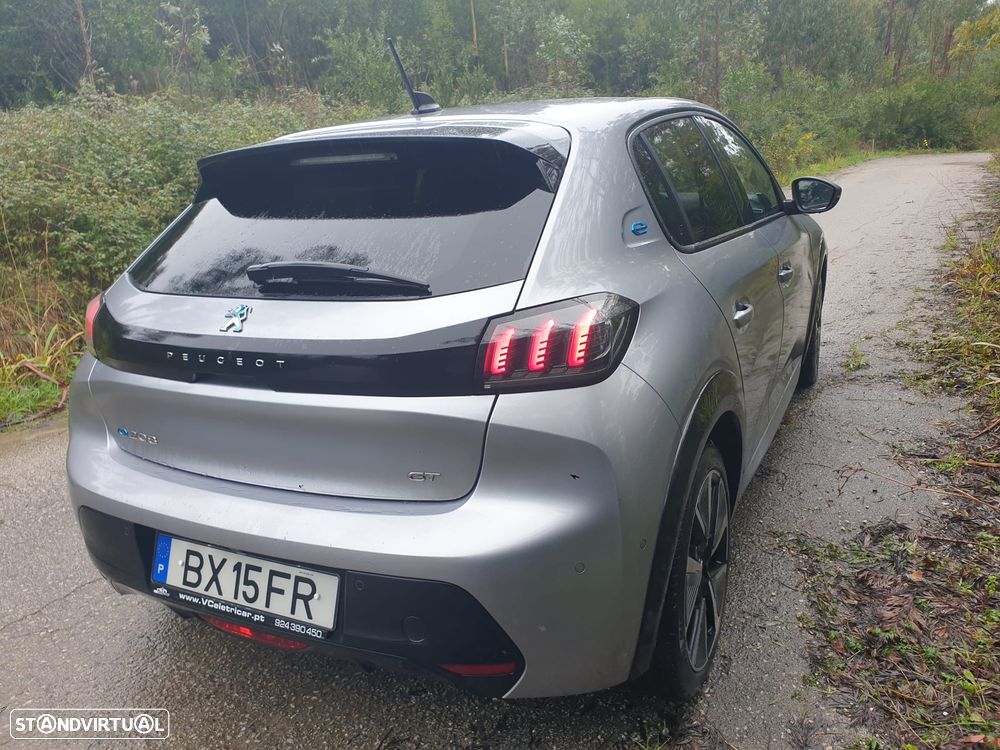 Peugeot e-208 GT - 8