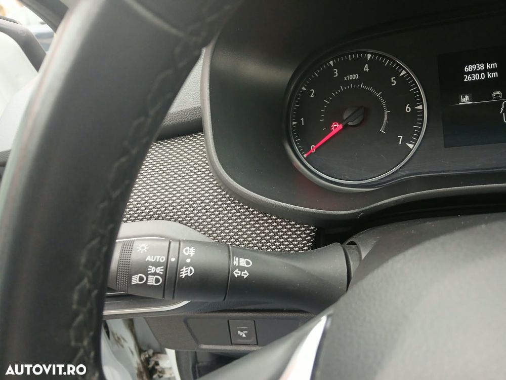Dacia Logan TCe 90 CVT Comfort - 10