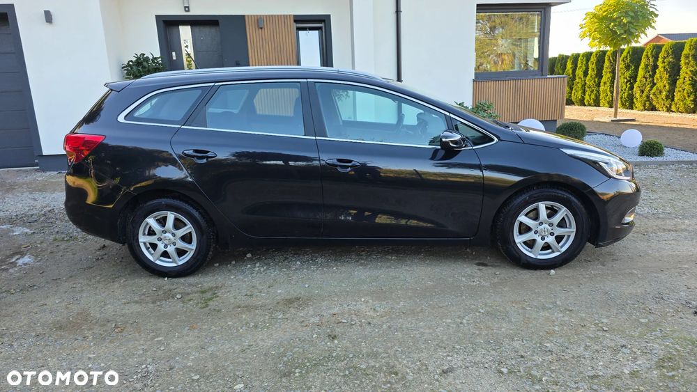 Kia Ceed - 4