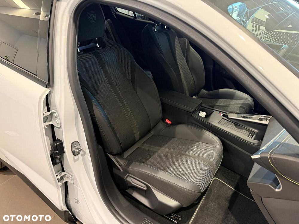 Peugeot 408 - 19