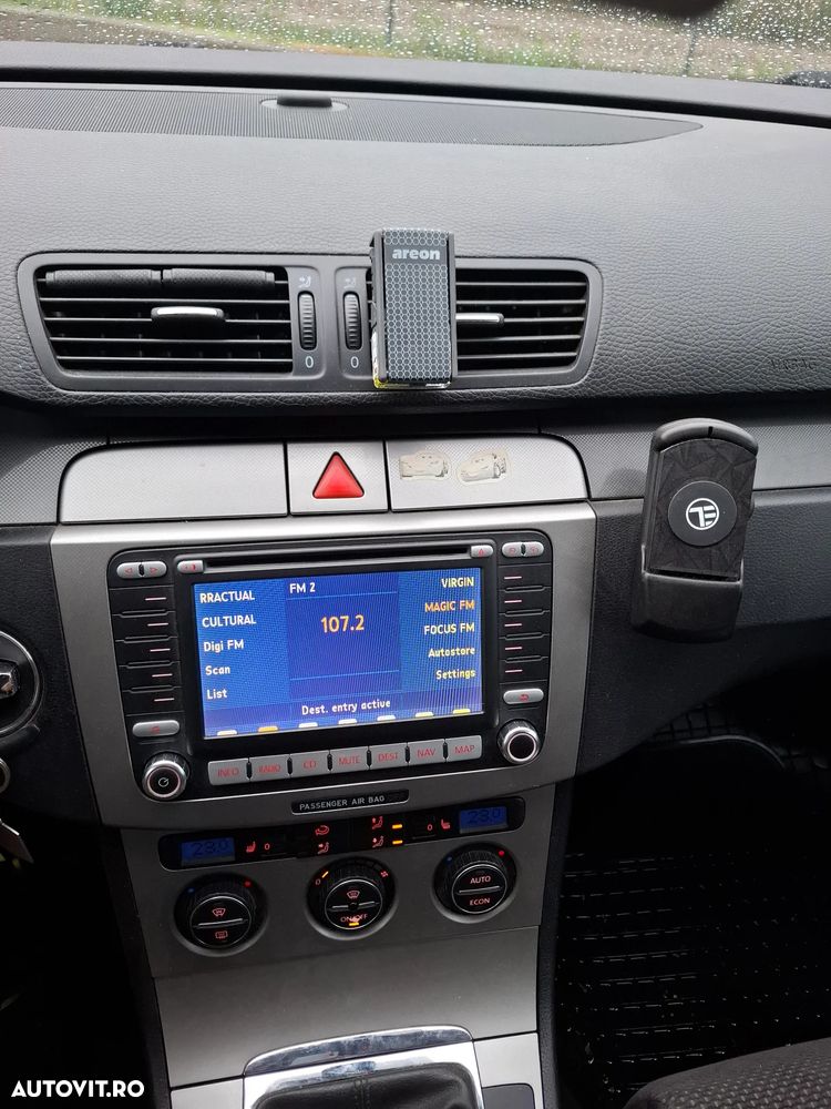 Volkswagen Passat 2.0 TDI DPF Comfortline - 11