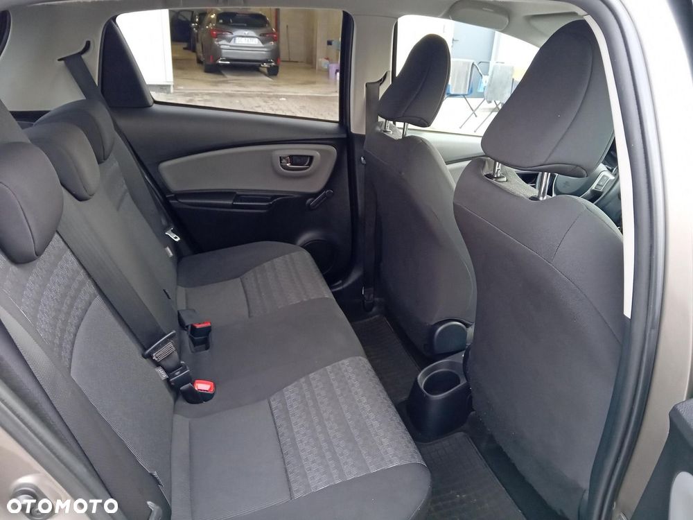 Toyota Yaris - 12
