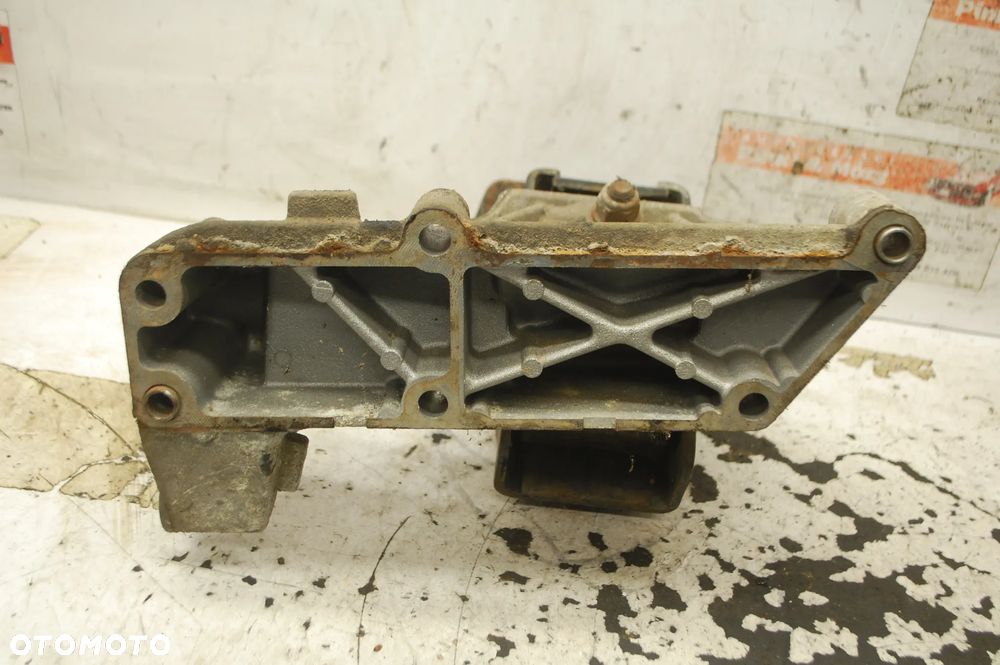 ŁAPA SILNIKA PODUSZKA LEWA 500376599 IVECO DAILY III 2.3 JTD - 3