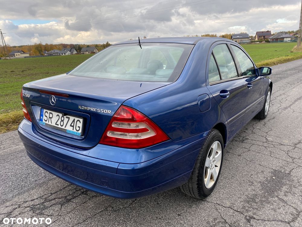 Mercedes-Benz Klasa C 180 T Avantgarde - 4