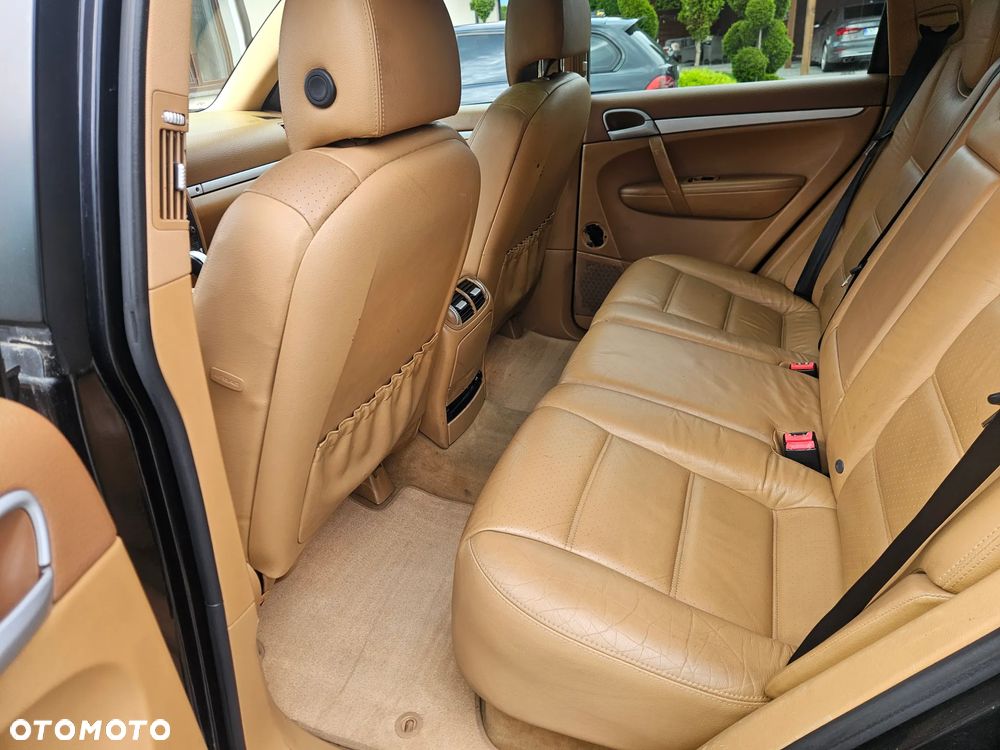 Porsche Cayenne - 13