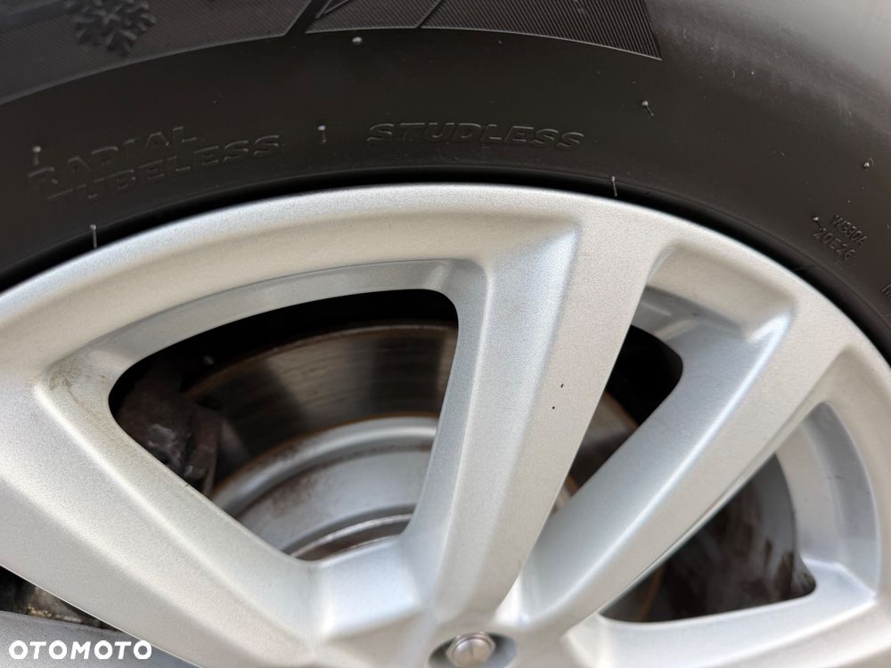 Ford Kuga 2.0 TDCi 2x4 Titanium - 18