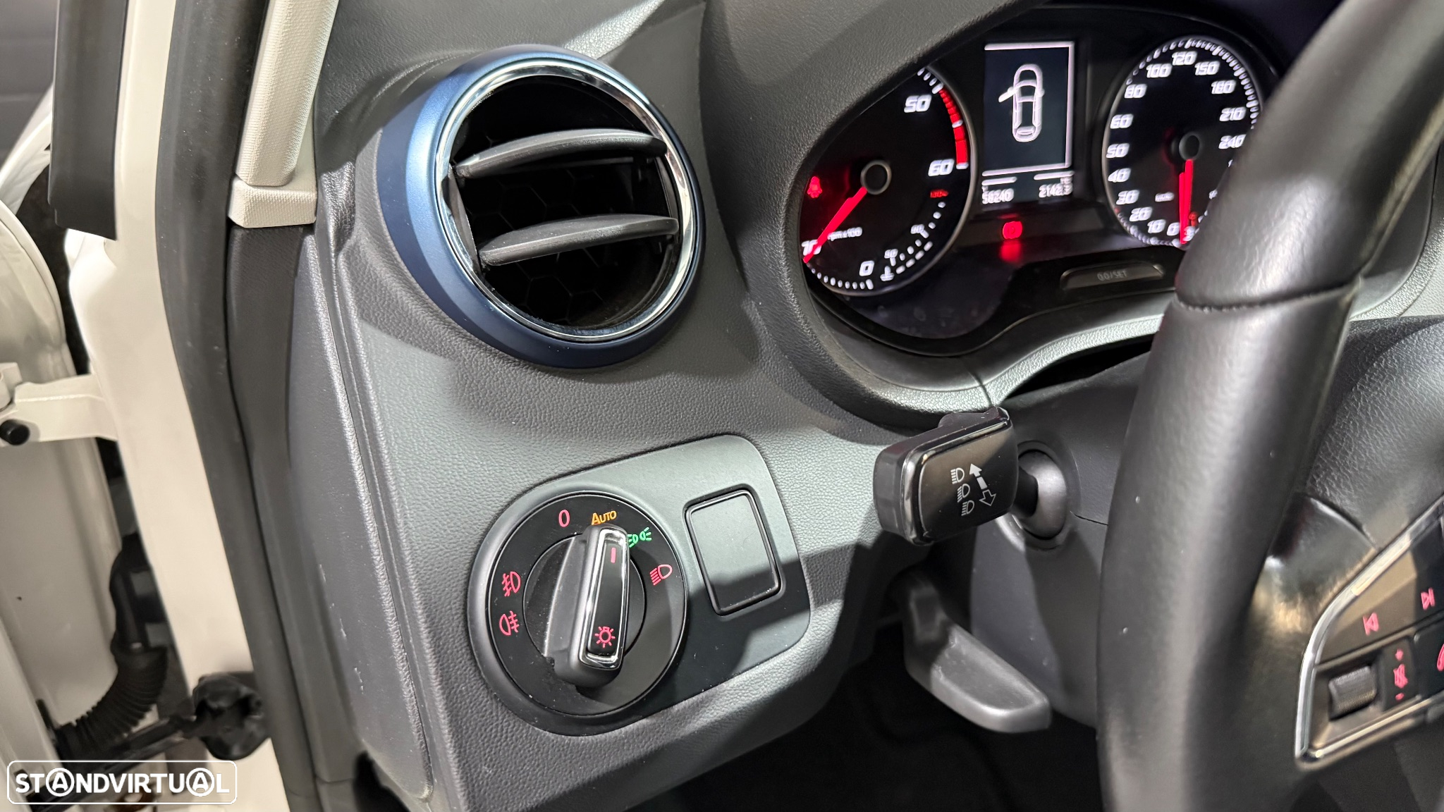 SEAT Ibiza ST 1.4 TDI S&S CONNECT - 18