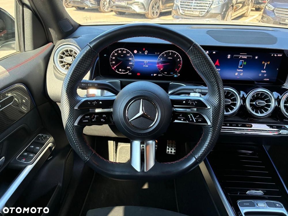 Mercedes-Benz GLB - 10