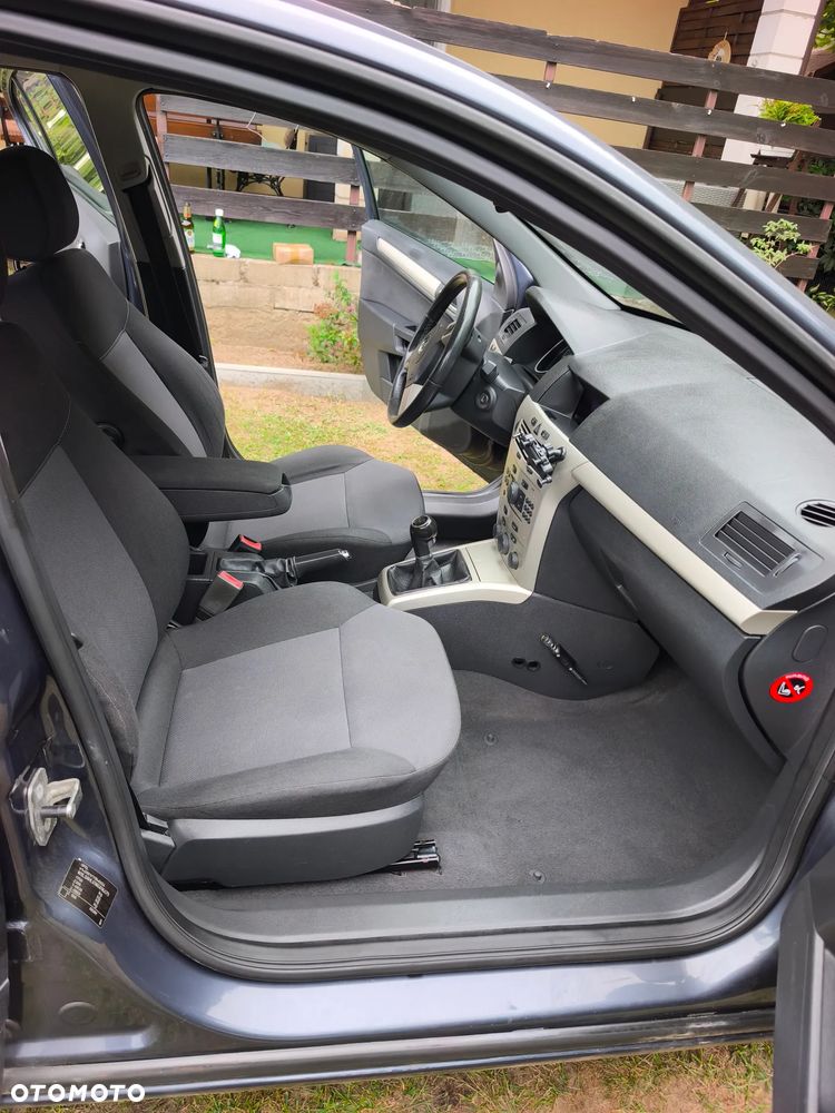 Opel Astra 1.6 Enjoy - 9